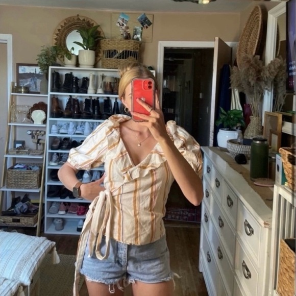 Striped Off-Shoulder Ruffle Top - Picture 3 of 10